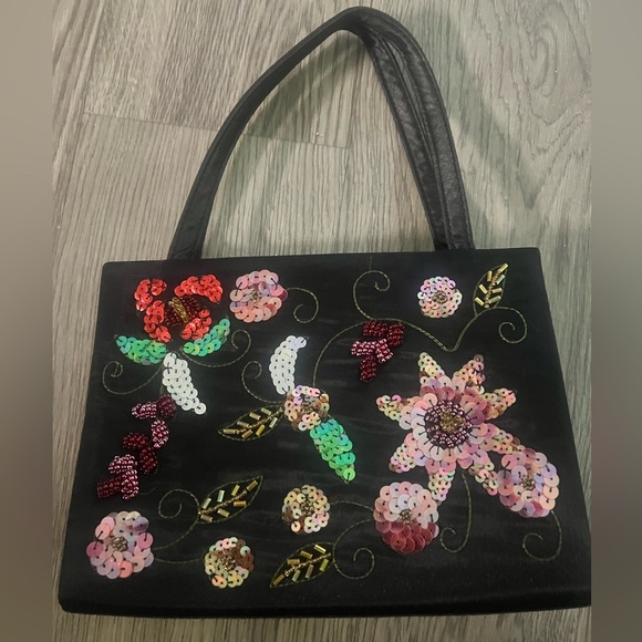 Floral Embroidered Black Handbag - Picture 2 of 4